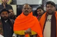 Hindu Raksha Dal president Pinky Chaudhary announced give Rs. 25,000 for 4rth child and 31,000 5th child Birth in Ghaziabad