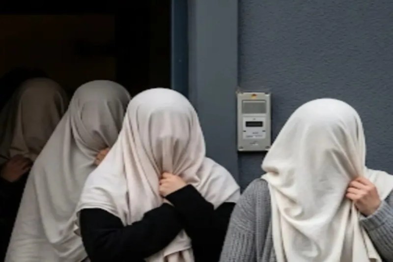 immoral activities inside the hotel in prayagraj busted crime news up