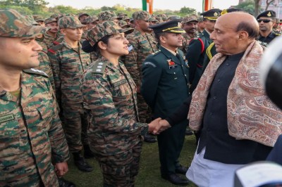 Army Day 2026: जयपुर में गरजे राजनाथ सिंह, कहा- आतंकी सोच खत्म होने तक जारी रहेगा ऑपरेशन सिंदूर