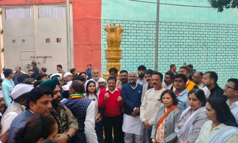 Several senior Congress leaders arrested in Indore and sent to jail by the police