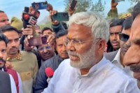 मंत्री के काफिले को MLA और 100 ग्राम प्रधानों ने रोका