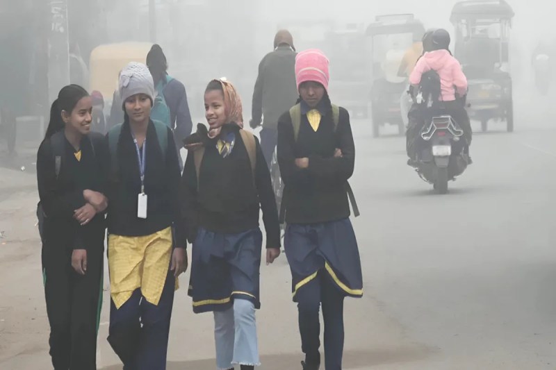 UP School Holiday Update (फोटो सोर्स : WhatsApp News Group)