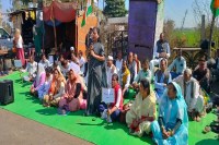 Dharna and demonstration were held against the harassment of women in the state and the incident that took place in Khimlasa area.