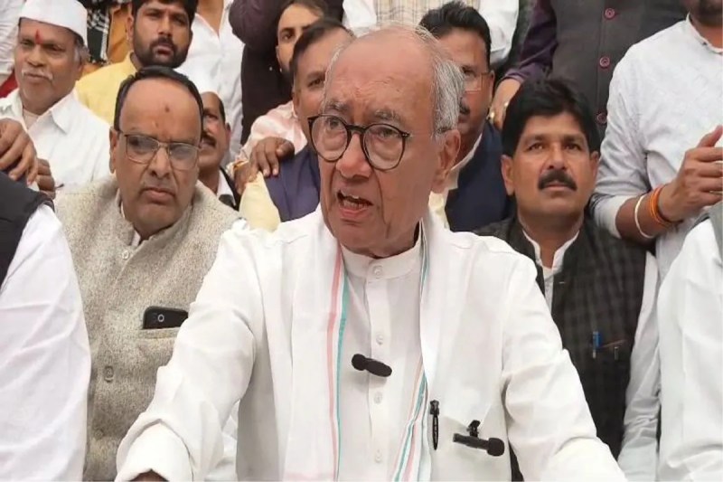 Digvijay Singh said, "There is a conspiracy to divide the country through the politics of fear."