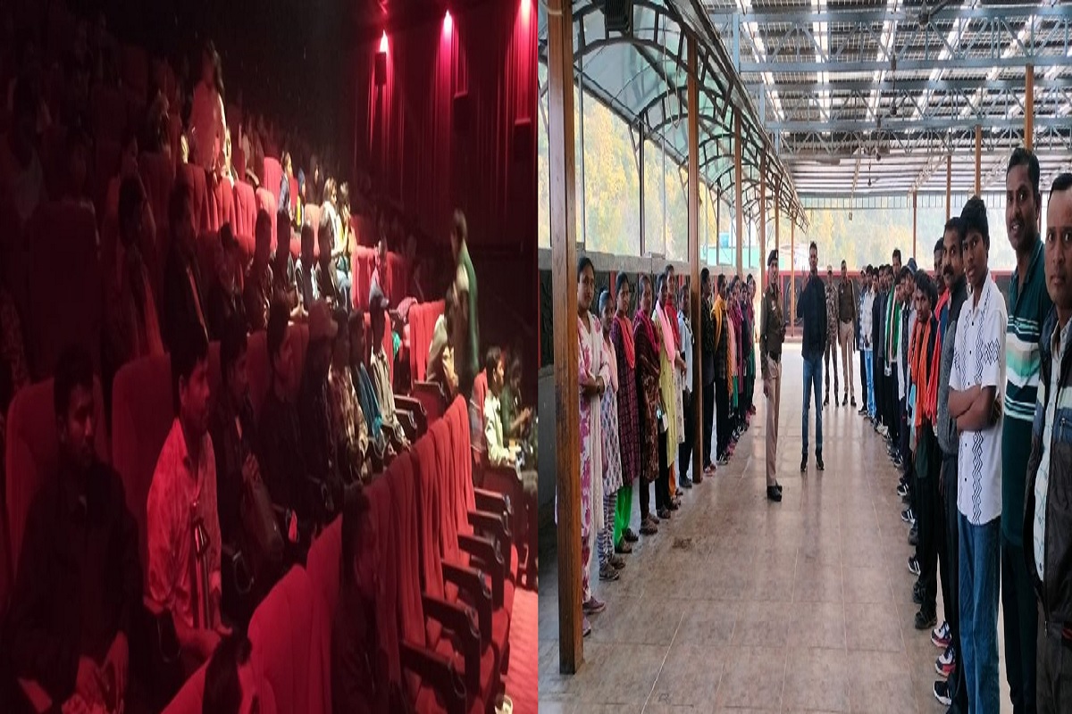 Republic Day” नक्सलियों ने पहली बार देखा गणतंत्र दिवस परेड, थिएटर में बॉर्डर-02 फिल्म का लिया आनंद