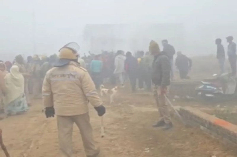 बदायूं में लाठीचार्ज से मचा हड़कंप