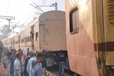 एमपी में चलती स्पेशल ट्रेन से तीन डिब्बे हुए अलग, यात्रियों में मची  अफरा-तफरी