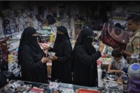 CCTV में कैद हुई महिलाओं और बच्चे की चोरी की साजिश