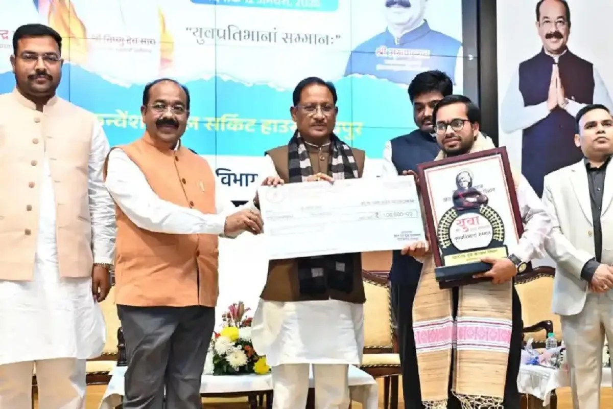 प्रदेश के 8 युवाओं और एक संगठन को मिला छत्तीसगढ़ युवा रत्न सम्मान, मुख्यमंत्री विष्णुदेव साय ने किया सम्मानित