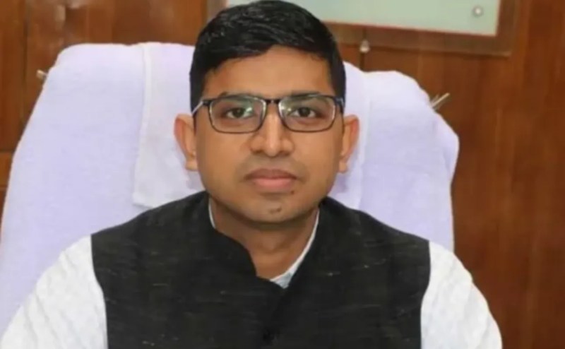 IAS Kshitij Singhal