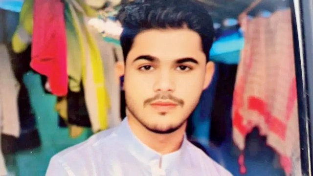 Auto driver Vashid Khan who sustained a fractured jaw