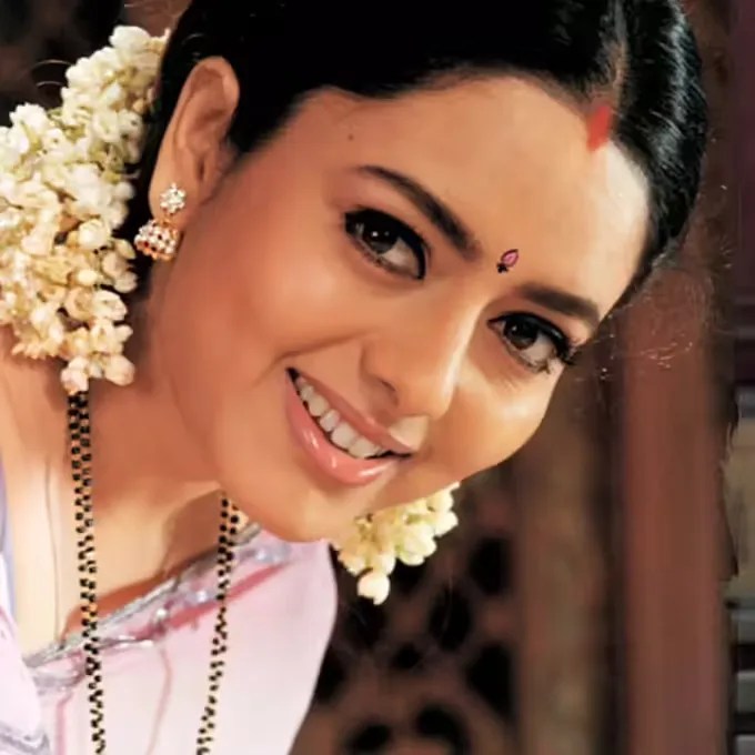 Bollywood Stars Who Dead In Plane Crash