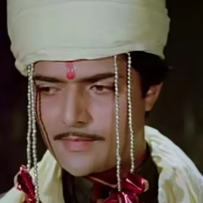 Bollywood Stars Who Dead In Plane Crash