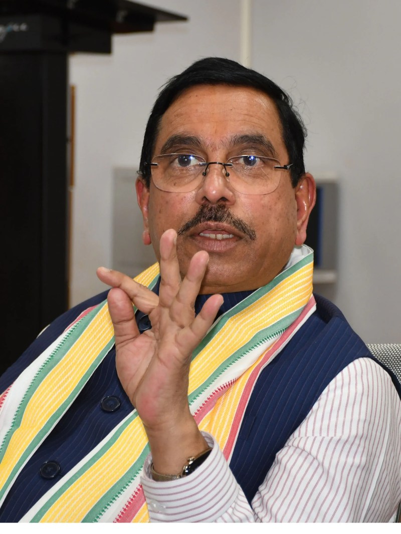 केंद्रीय मंत्री प्रल्हाद जोशी