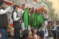 द्रीय कानून मंत्री अर्जुन राम मेघवाल तथा खाद्य एवं नागरिक आपूर्ति मंत्री सुमित गोदारा ने हरी झंडी दिखाकर ट्रेन का शुभारंभ किया