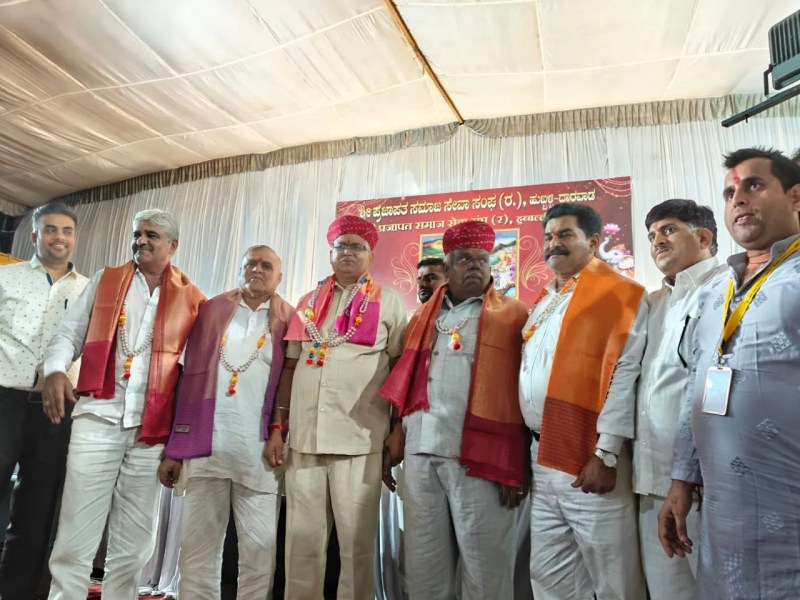 श्रीयादे माता के जन्मोत्सव अवसर पर अतिथियों का सम्मान करते हुए आयोजक एवं समाजजन।