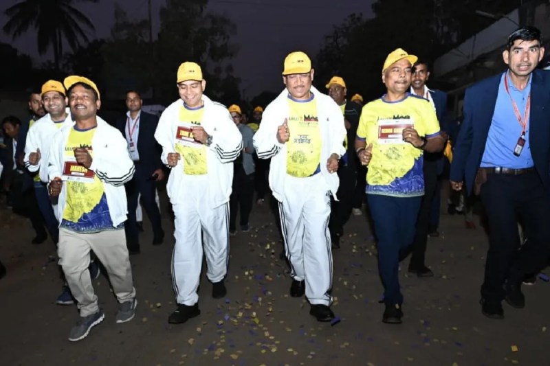 मुख्यमंत्री विष्णुदेव साय ने नारायणपुर में अबूझमाड़ पीस हॉफ मैराथन को दिखाई हरी झंडी, 10 हजार से अधिक प्रतिभागियों ने लगाई दौड़