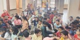 हुब्बल्ली के रामदेव भवन में बाल सत्संग सुधा में शामिल बच्चे।