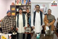 दही-चूड़ा भोज के लिए आमंत्रण देने पहुंचे तेज प्रताप यादव