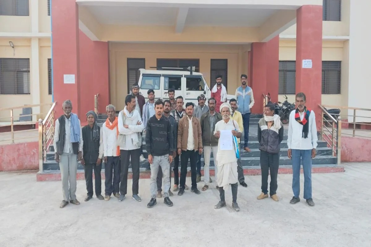 सरपंच, सचिव व रोजगार सहायक पर लगाए आरोप