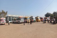 फि र भी सडक़ों पर दौड़ रहीं खटारा बसें