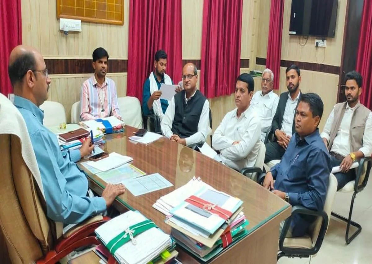 अंतिम सूची के अनुसार जिले में अब कुल 13 लाख 83 हजार 178 मतदाता हैं। इस प्रकार 9 हजार 426 मतदाताओं की वृद्धि दर्ज की गई है।