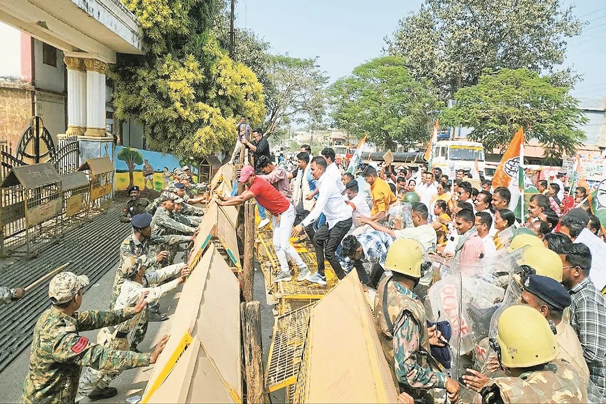 कांग्रेस का जोरदार प्रदर्शन (photo source- Patrika)