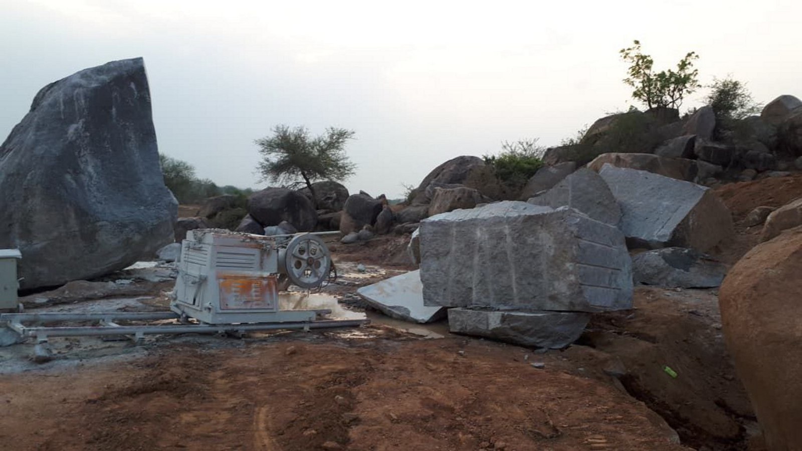 शिवपुरी जिले में यह पहली बार है जब यहां पर कोई खदान ग्रेनाइट की चालू हुई है। इस