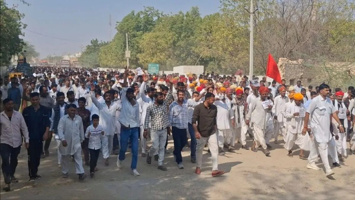 Video: ओरण गोचर बचाने को लेकर महिला, पुरुष, बुजुर्ग, युवा व बच्चे सड़क पर उतरे