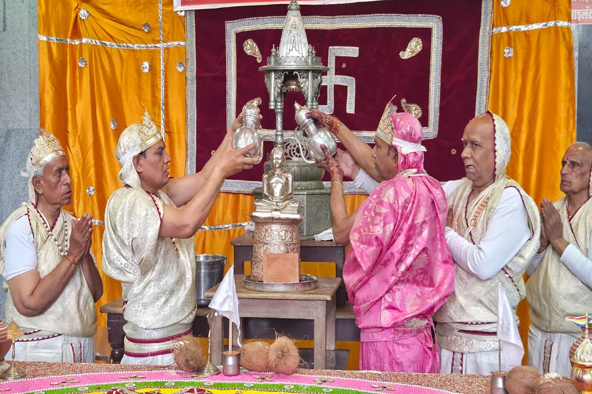A flood of devotion: Adinath temple resounded with chants, gave the message of the path to salvation
