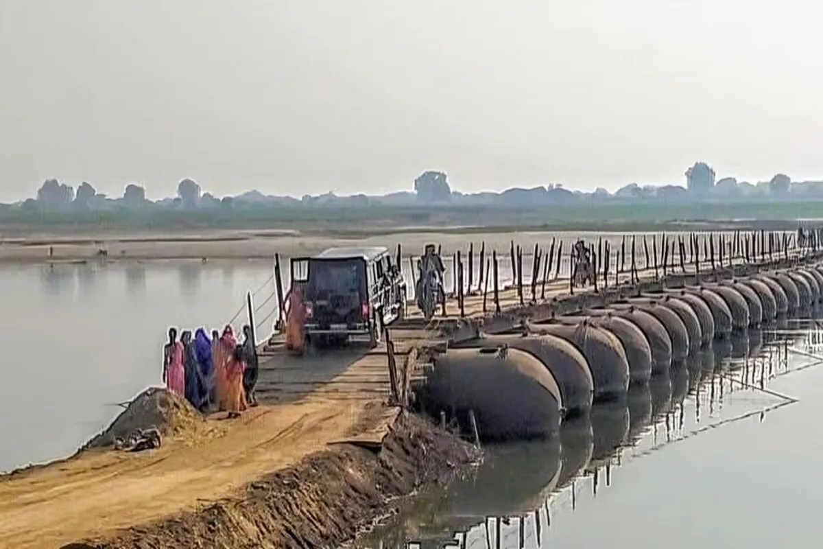 संजय सेतु की मरम्मत के बीच घाघरा घाट पर लौटेंगी पुरानी यादें, बनेगा पीपे का पुल (फोटो सोर्स : WhatsApp News Group)