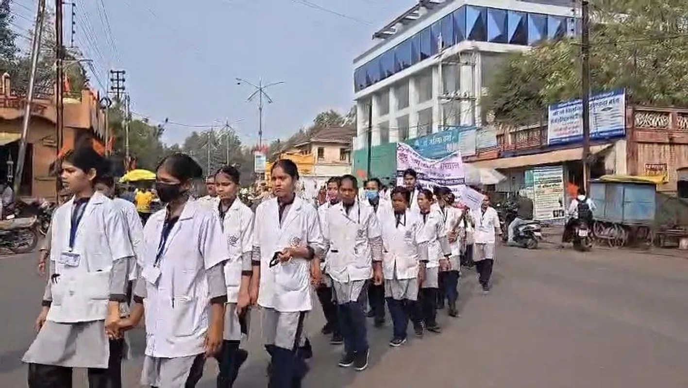 रक्तदान के लिए निकाली जनजागरूकता रैली, रक्तदान शिविर में 27 यूनिट ब्लड मिला