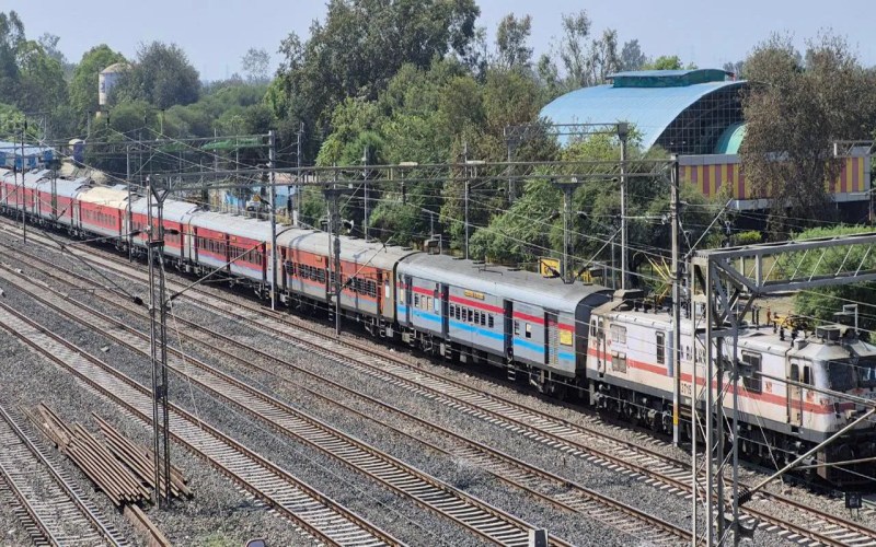 बीना-कटनी रूट पर भोपाल से धनबाद और चोपन के लिए दो नई ट्रेन दमोह, सागर के यात्रियों को मिलेगा लाभ, सिंगरौली, ब्योहारी और धनबाद के लिए सीधी कनेक्टिविटी