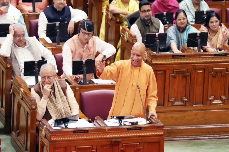 UP विधानसभा में CM योगी के मजेदार किस्से: ‘बिस्मिल’ बयान पर छाए ठहाके (फोटो सोर्स : Ritesh Singh )