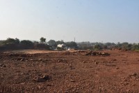 मोतीझील पहाड़ी के चार सर्वे नंबरों से करीब 33 करोड़ रुपए की मुरम चोरी का मामला सामने आया है।