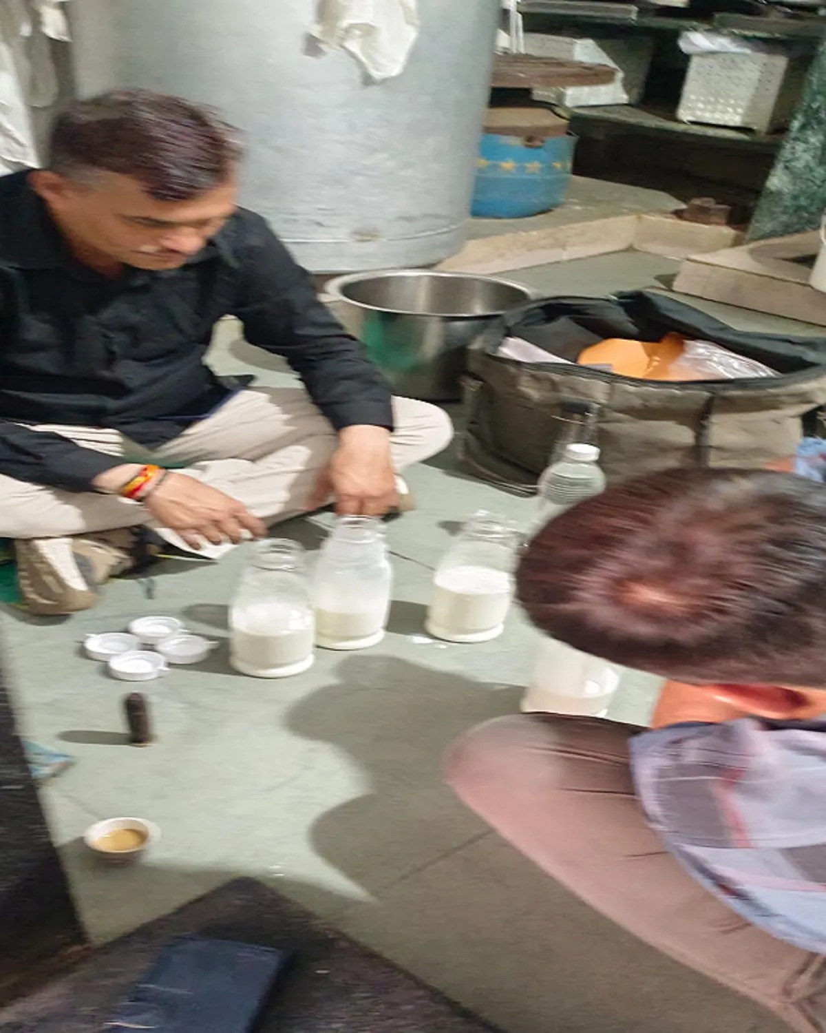 खाद्य सुरक्षा विभाग की कार्रवाई: 42 नमूने जांच को भेजे, 7 इकाइयों पर जुर्माना