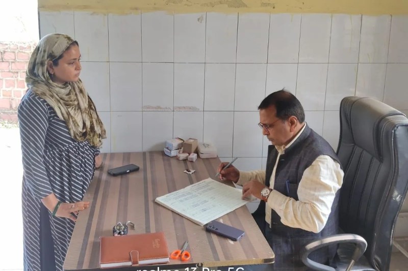 निरीक्षण में बंद मिले 11 आयुष्मान आरोग्य मंदिर 11 Ayushman Arogya Mandirs found closed during inspection