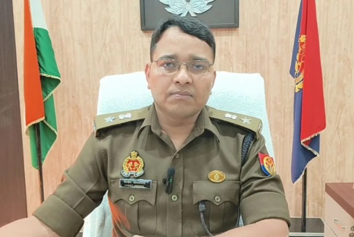 पुलिस अधीक्षक विनीत जायसवाल सोर्स पत्रिका