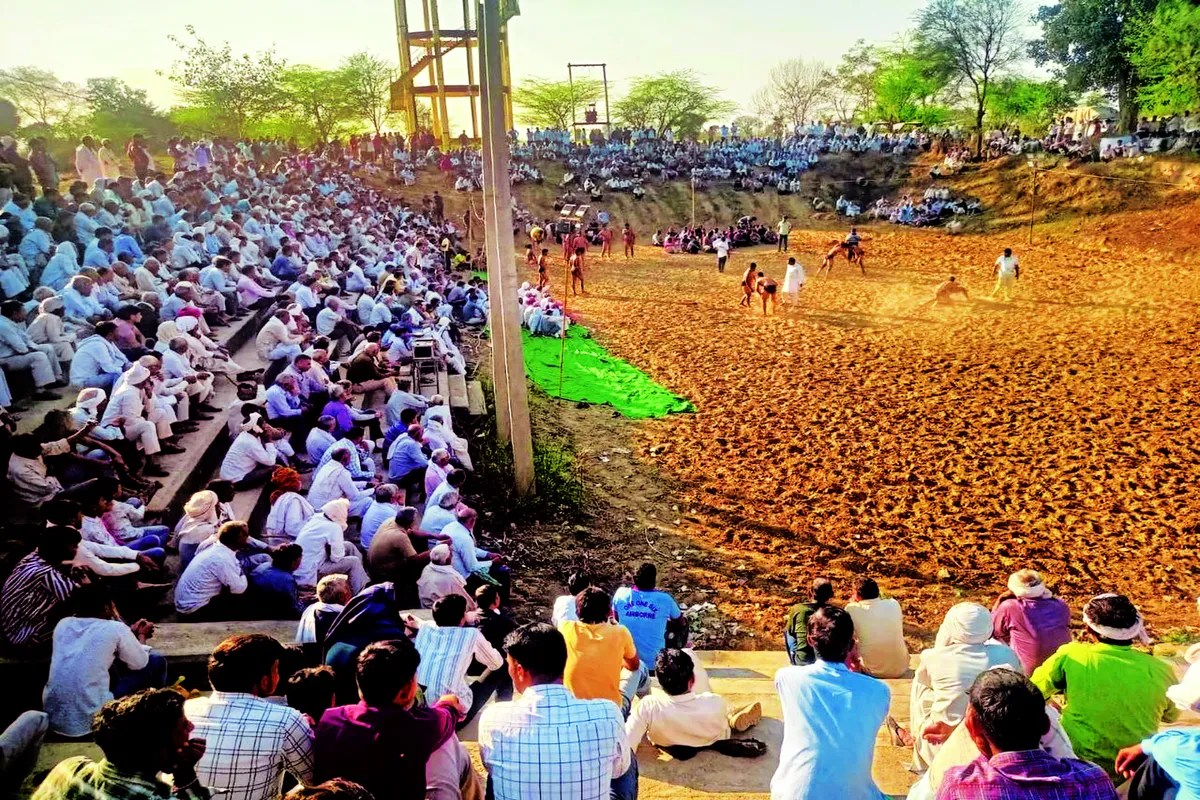 31 हजार के कामड़े ने बढ़ाया रोमांच… दंगल में पहलवानों ने दिखाया दम…. देखें वीडियो….