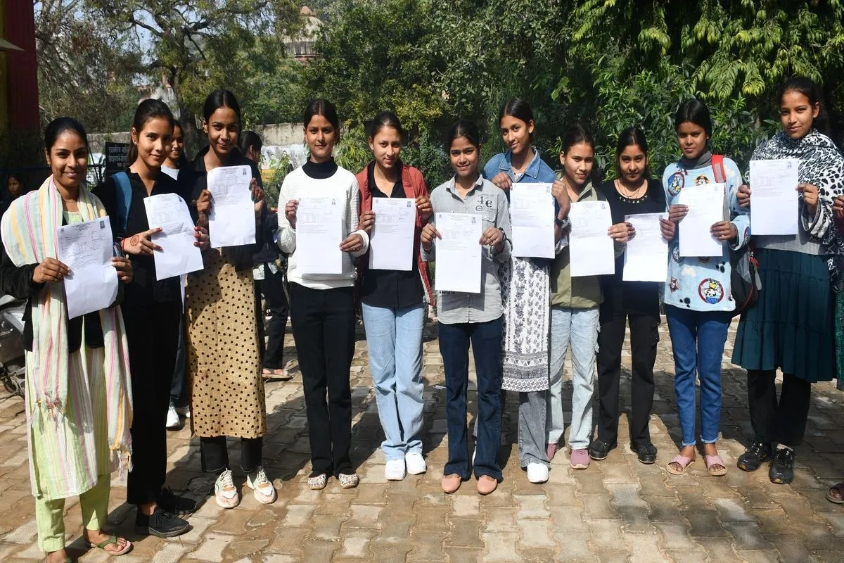 बोर्ड परीक्षा: निजी स्कूल केंद्रों पर माइको ऑब्जर्वर रखेंगे पैनी नजर Board exams: Micro observers will keep a close watch on private school centers