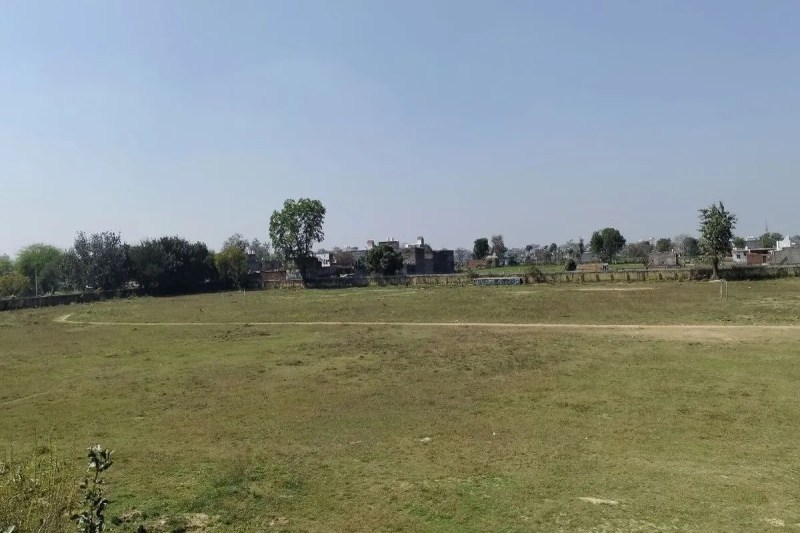 बैडमिंटन कोर्ट, फुटबॉल मैदान के साथ दौड़ के लिए तैयार होगा ट्रेक The track will be ready for running along with badminton court and football ground