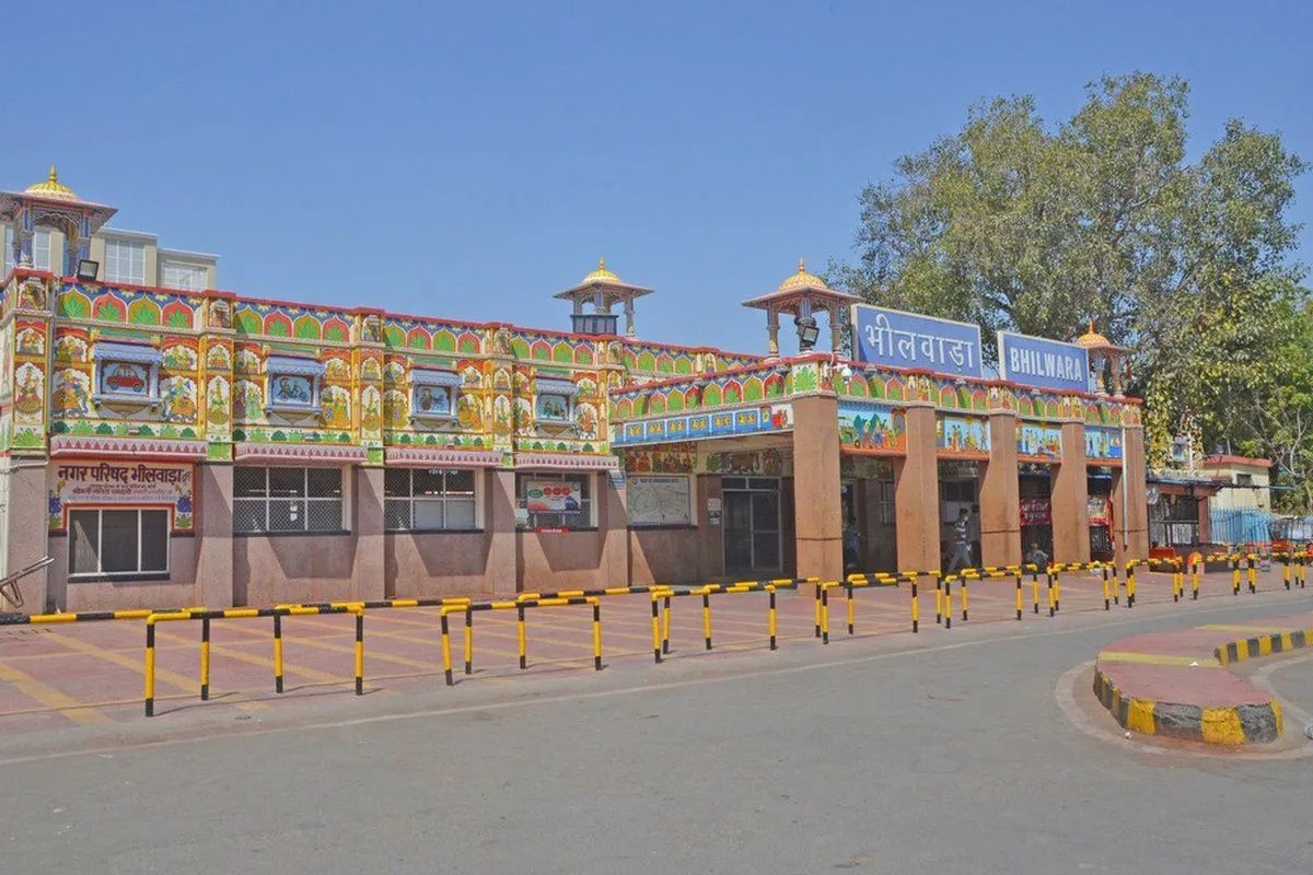 Examination papers will not be kept in private schools, 'uniform examination' will be conducted under tight security.