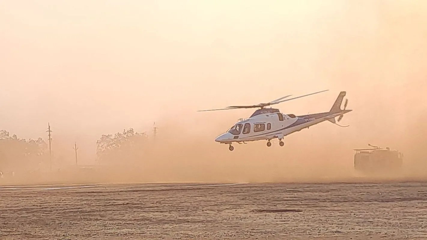 मुख्यमंत्री डॉ मोहन यादव का हेलीकॉप्टर लौटते समय लडखड़ाया, अफसरों की जान अटकी, वीडियो में देखिए कैसे डगमगाया