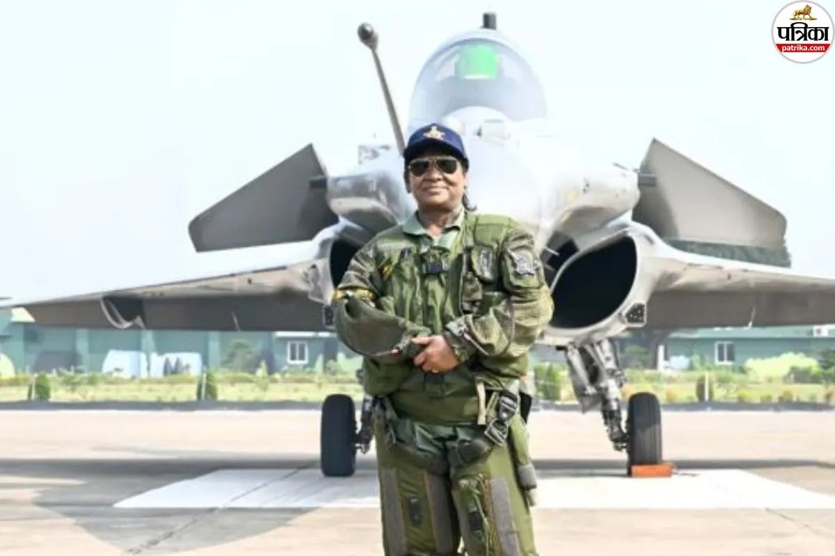 Vayu Shakti 2026 President Droupadi Murmu Historic Sortie in LCH Prachand Only Helo to Operate at 5000m