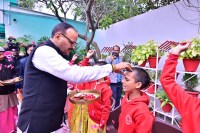 माघ मेला विवाद के बाद ब्रजेश पाठक ने 101 बटुकों का सम्मान कर दिया सियासी संदेश (फोटो सोर्स : WhatsApp News Group)