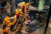 Om Banna Temple, Om Banna Temple in Pali, Om Banna Temple in Rajasthan, Om Banna Temple Story, Bullet Temple, Bullet Temple in Pali, Bullet Temple in Rajasthan, Bullet Temple Story, ओम बन्ना मंदिर, ओम बन्ना मंदिर इन पाली, ओम बन्ना मंदिर इन राजस्थान, ओम बन्ना मंदिर स्टोरी, बुलेट मंदिर, बुलेट मंदिर इन पाली, बुलेट मंदिर इन राजस्थान, बुलेट मंदिर स्टोरी