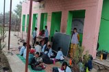 Bundi : टीनशेड के नीचे पढ़ाई कर रहे 102 बच्चे