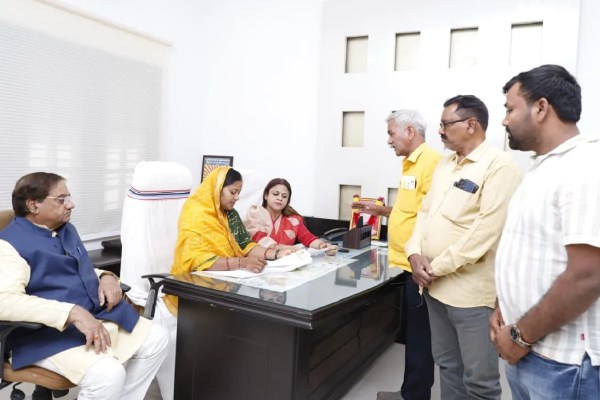 महिला एवं बाल विकास मंत्री लक्ष्मी राजवाड़े