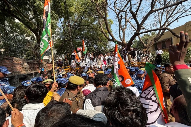 
मनरेगा बचाओ को लेकर कांग्रेस का विधानसभा घेराव