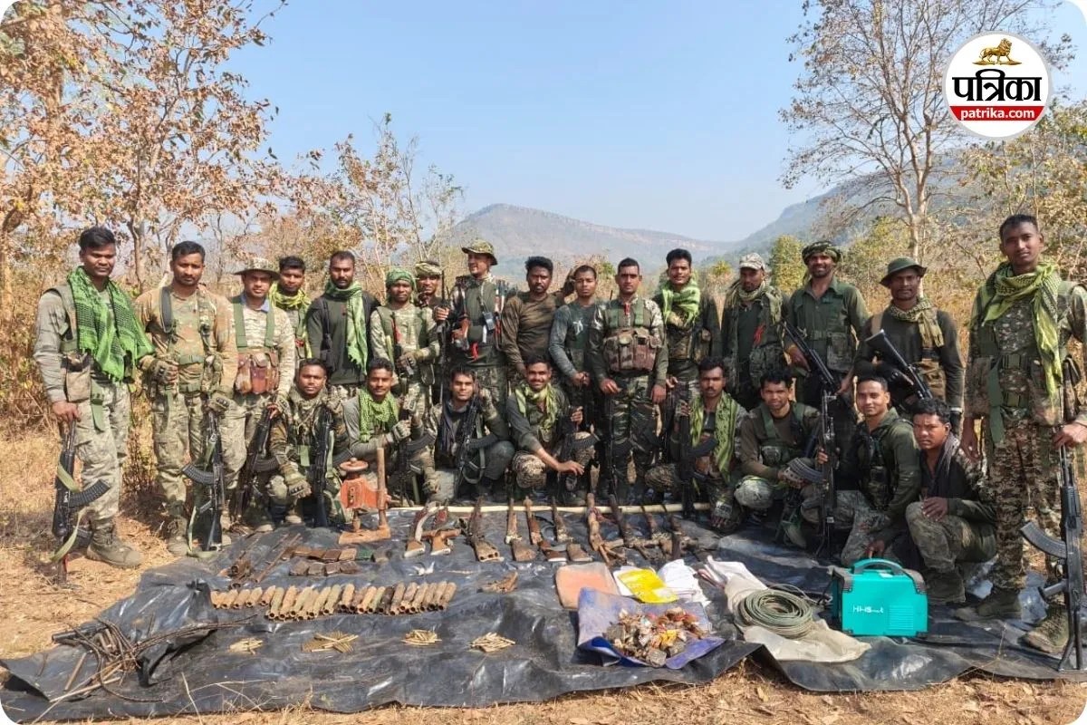 नक्सलियों का डंप हथियार बरामद (photo source- Patrika)